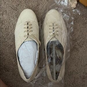 Women’s flats- Sam Edelman